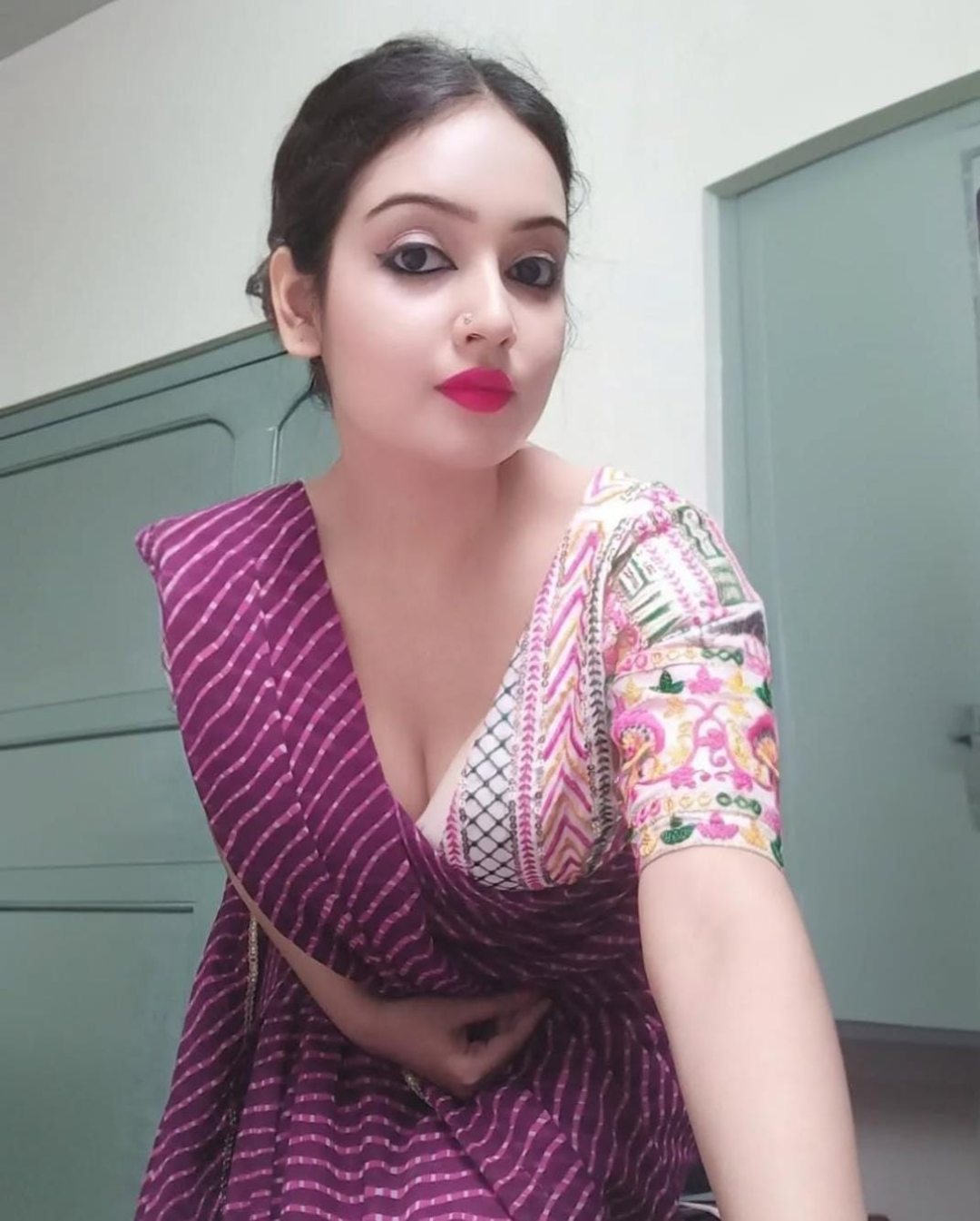 Rupali Luxury Model Escort Service in Achnera