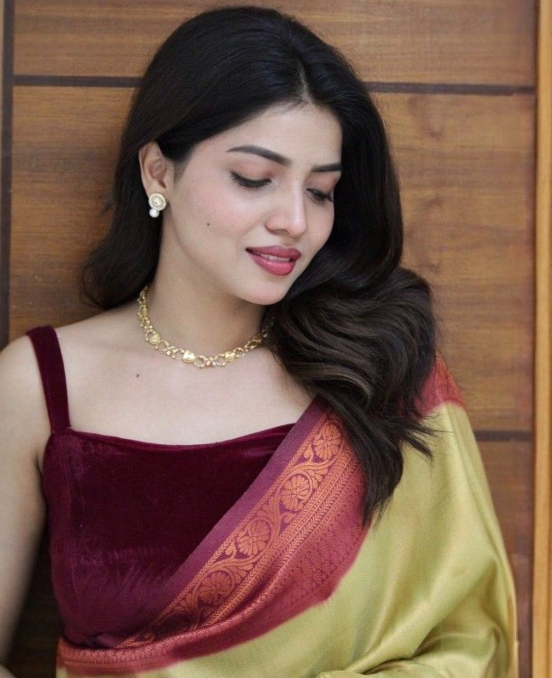 Sakshi Independent Escort Available in Sikandra